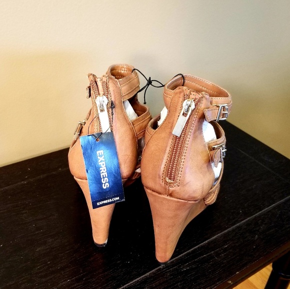 3/$30 NWT! Express Strap Sexy Zip Back Wedge Sandals Tan Camel Brown Size 9 - Picture 8 of 8